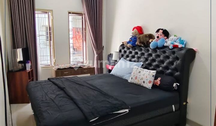 Murah Banget !!! Rumah Tanjung Duren Row 2 Mobil Lokasi Strategis