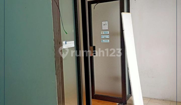 Pasar Baru Shop House for Rent, Strategic Location Ready for Business, Main Road Frontage 2