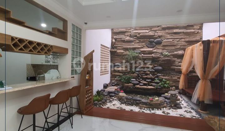 Sell Luxury House in Tanjung Duren, Strategic Location, Good and Comfortable 2
