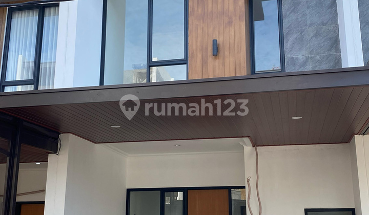 Rumah Cluster Baru ,4 KM ke MRT Jakarta Selatan Sudah SHM Rumah Cluster Baru ,4 KM ke MRT Jakarta Selatan Sudah SHM