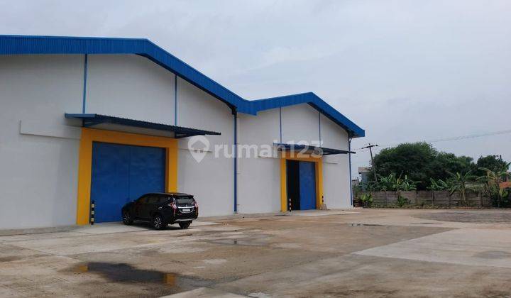 Sewakan Gudang Baru 
Di Kawasan Klapanunggal 
Gunung Putri - Bogor
• LT 6000 m² •
LB  3000 m² • Container 40ft 2