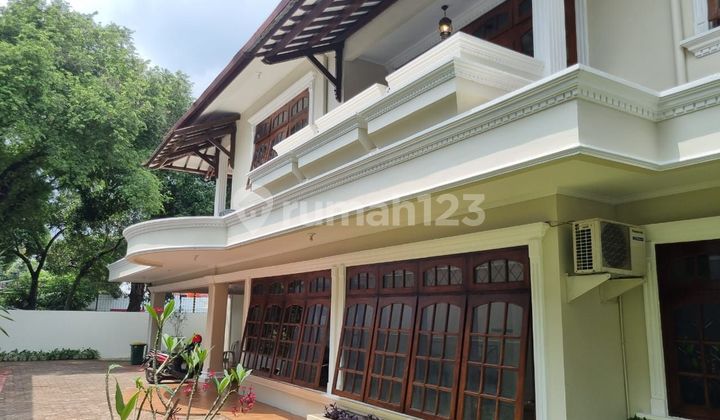 Disewa Rumah Asri Mewah Semi Furnish Pejaten Barat Ada Swimming Pool  1