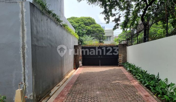 Disewa Rumah Asri Mewah Semi Furnish Pejaten Barat Ada Swimming Pool  2