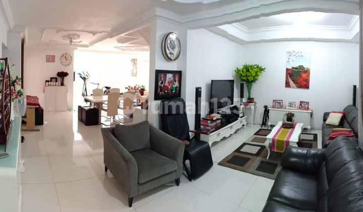 For Sale: Ready-to-Occupy House in Kelapa Puan, Kelapa Gading  
Prime location near Kelapa Gading Mall 2