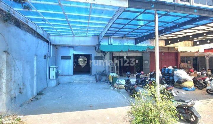 Disewakan Ruko 3 Lantai + Kantor
cempaka Putih, Jakarta Pusat, Jl. Let Jend Suprapto 2