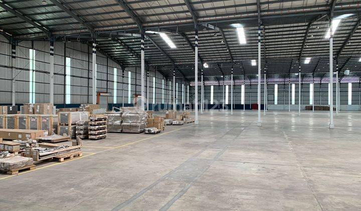 Di Sewakan Gudang di Marunda Centre 

Luas tanah 12.000 m²
Luas bangunan 8600 m²
Listrik 50.000
Dibagi 2 Panel
Ada Loading Dock 2