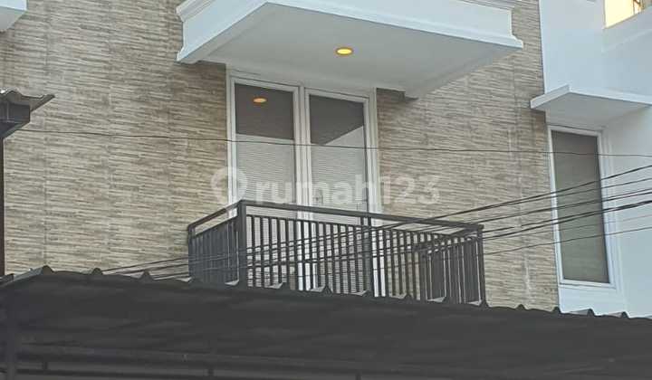 Quick Sale Nice House Semi-Furnished Ready to Live Janur Elok, Kelapa Gading 2