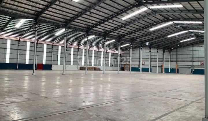 Di Sewakan Gudang di Marunda Centre 

Luas tanah 12.000 m²
Luas bangunan 8600 m²
Listrik 50.000
Dibagi 2 Panel
Ada Loading Dock 1