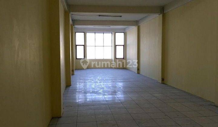 Sale/Rent Ruko Gandeng 
fatmawati, Cilandak Barat
jakarta Selatan 2