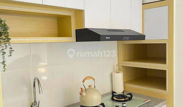 Full Kitchen Set Furnish 38m Hoek Disewakan Apartment Tokyo River 1