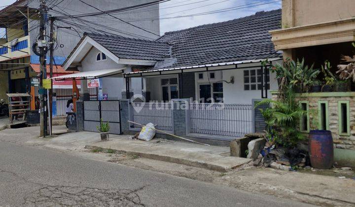 DISEWAKAN RUMAH PINGGIR JALAN FULL HOOK FULL RENOV LOKASI BINONG 1