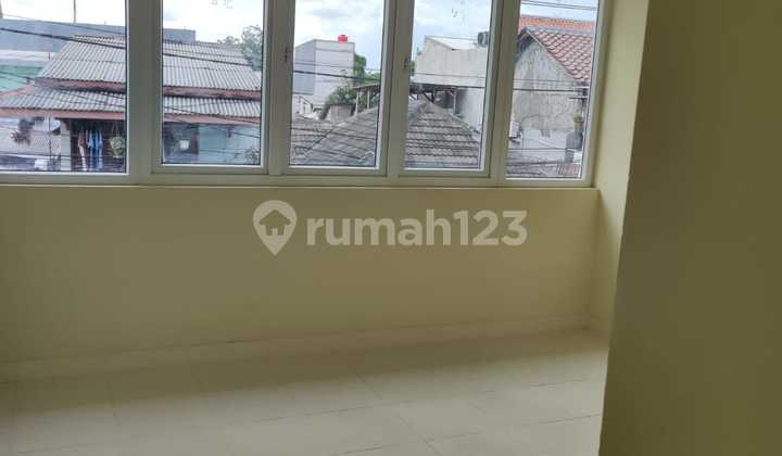 Rumah 2,5 Lantai sudah SHM Siap Huni di Cengkareng Jakarta Barat 2