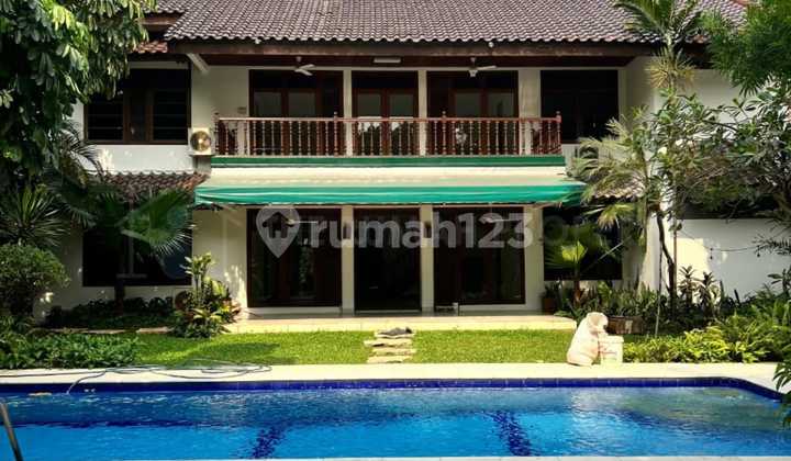 Rumah Cantik Kemang Jaksel Private Pool Halaman Luas 2