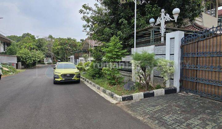 Rumah Hook Perumahan Bona Indah Lebak Bulus Halaman Parkiran Luas 2