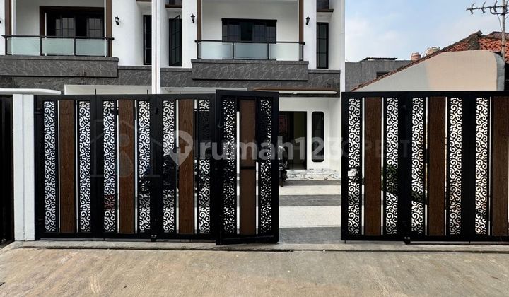 Rumah Baru Klasik Modern Jagakarsa Harga bisa Nego 2