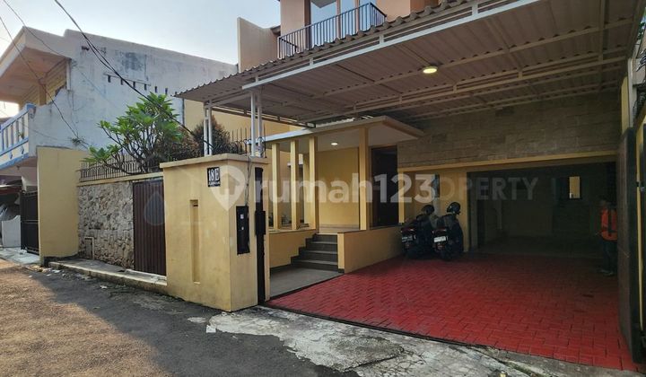Rumah Modern Tropis Private Pool Kemang Jakarta Rumah Modern Tropis Private Pool Kemang Jakarta