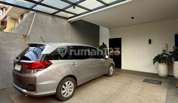 Rumah bagus Kebayoran Lama Dalam Komplek One Gate. 2