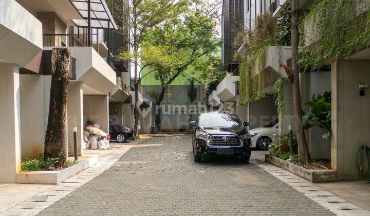 Rumah 3 Lantai Modern Tropis Dalam Townhouse di Bangka Jakarta Selatan 2