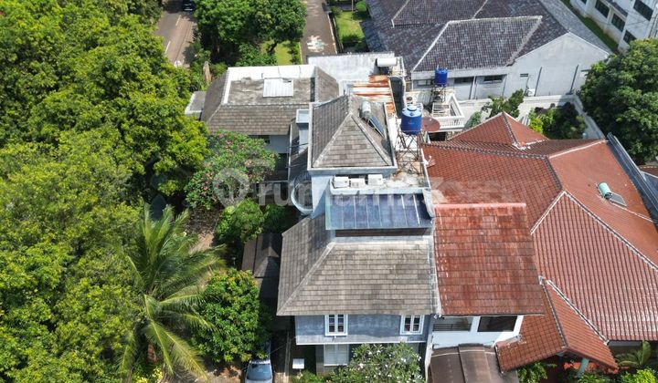 House for sale in Lebak Bulus in a corner position. 2