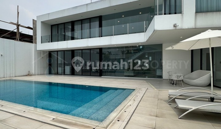 Rumah Mewah BSD City Private Pool Komplek Elit 2