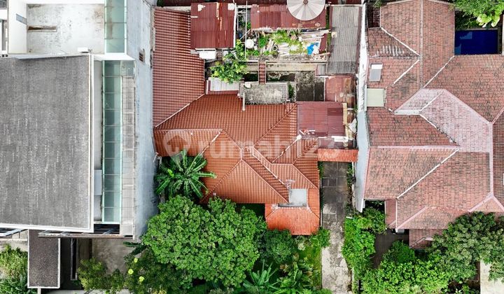 Rumah Komplek Jalan Lebar Kebayoran Baru Selangkah ke Jalan Raya Utama Rumah Komplek Jalan Lebar Kebayoran Baru Selangkah ke Jalan Raya Utama