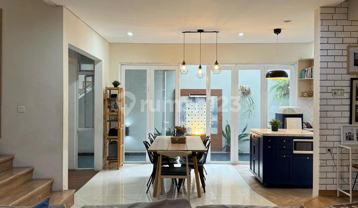 Private Pool Furnished House Serenia Hills Lebak Bulus. 2