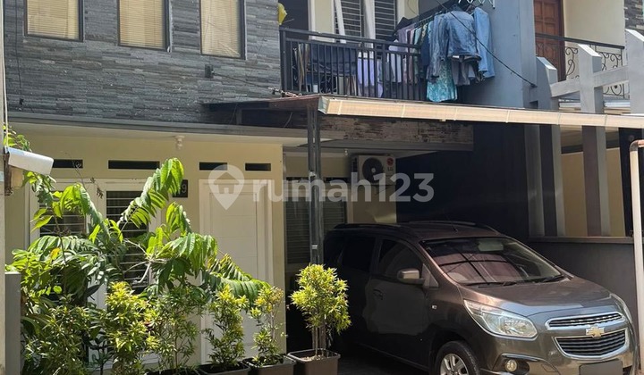 Rumah Cipedak Jagakarsa Dalam Townhouse 2 Lantai Siap Huni