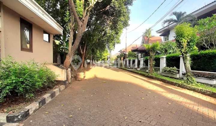 Rumah Komplek Kemanan 24 Jam Pejaten Barat Desain Klasik 2