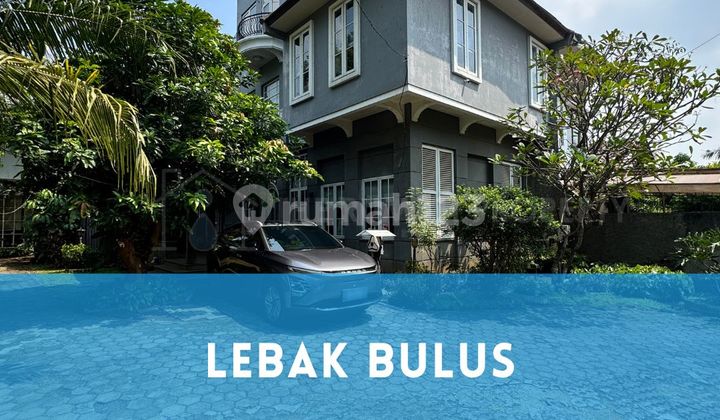House for sale in Lebak Bulus in a corner position.
