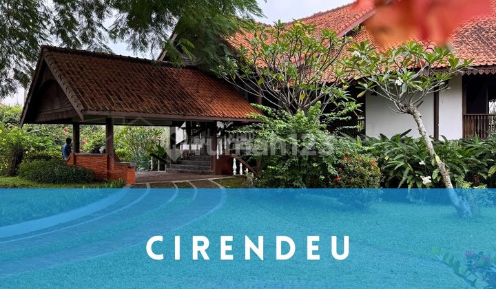 Rumah Terasa Liburan Tiap Hari Villa di Cirendeu Rumah Terasa Liburan Tiap Hari Villa di Cirendeu