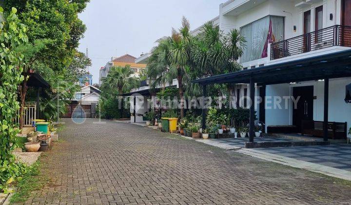 Rumah Mewah Terawat With Pool Dalam Town House Dekat Kawasan Bisnis Dan Toll Dalam Kota 2