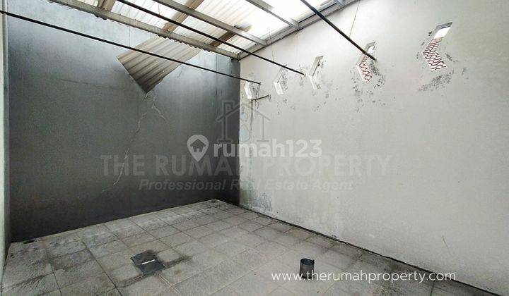 Kost 15 Pintu Akses Parkir Dan Jalan Luas Kalibata Jaksel 2