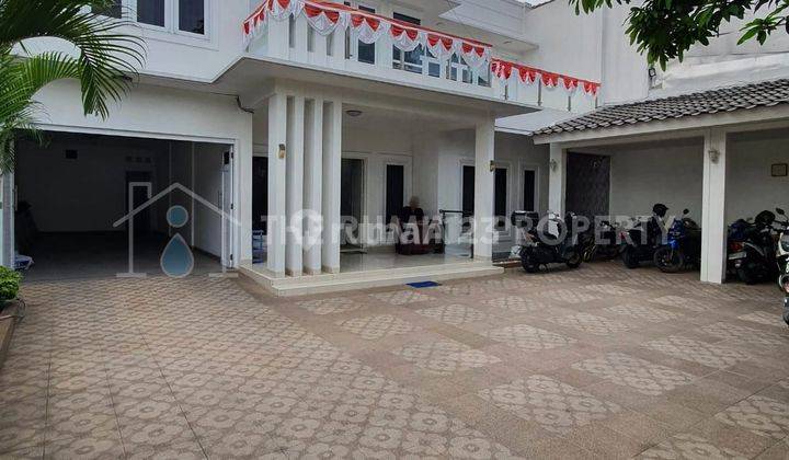 Rumah Terawat 2 Lantai Pinggir Jalan Bisa Untuk Komersial 2