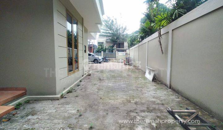 Rumah Single House Rapi Akses Parkir Luas Dan Layout Lapang Bisa Untuk Kantor di Kalibata  2