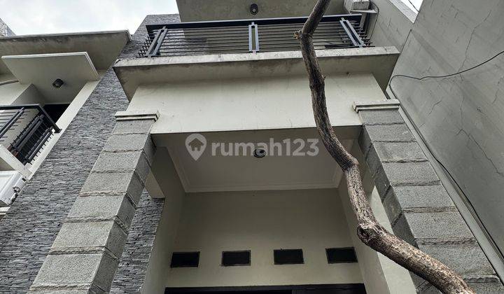 Townhouse Terawat Semi Furnished, SHM Bangka Kemang Jaksel 1