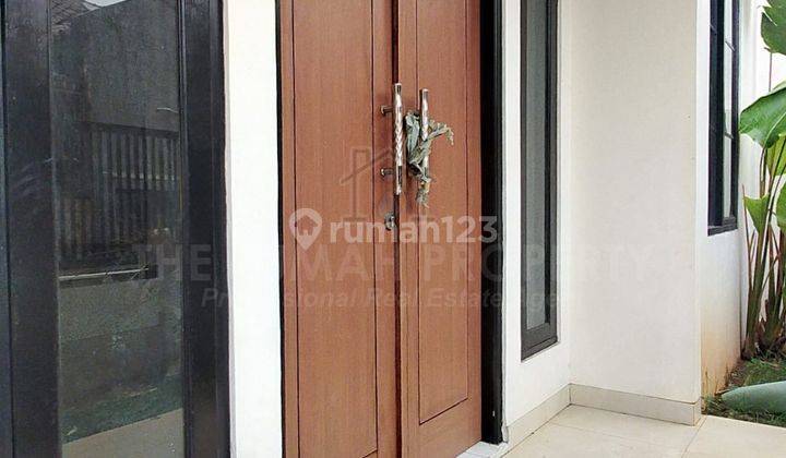 Rumah Modern Minimalis Posisi Hoek Terawat, Ada Kamar Dibawah 2