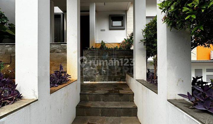 Rumah Terawat Dalam Town House Modern Minimalis Private Pool 2