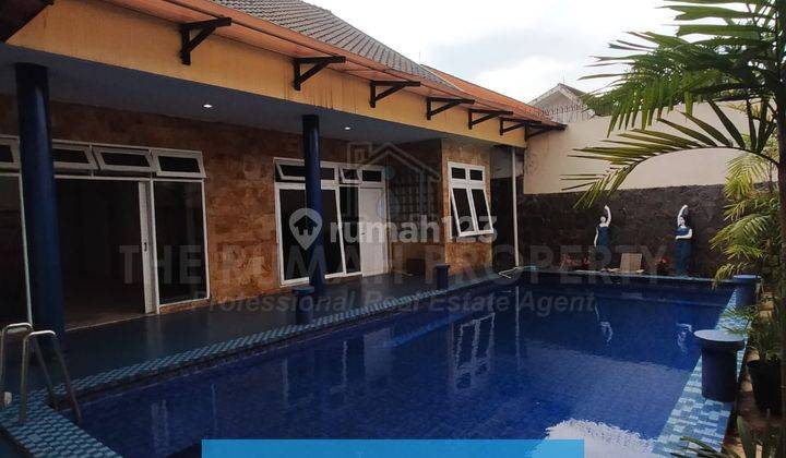 Rumah Modern Classic Terawat With Pool Posisi Hoek, SHM 1