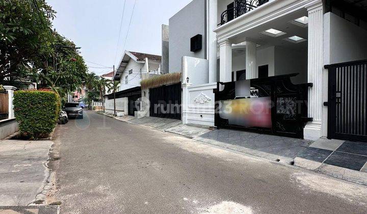 Rumah Baru Modern Classic One Gate System Dekat Stasiun Lrt Velodrome Pulomas Jaktim 2