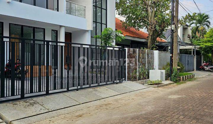 Brand New Rumah Modern Minimalis 2 Lantai Private Pool Dalam Komplek, SHM 2