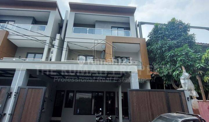 Best Price Rumah Baru 3 Lantai Pancoran Jaksel Dalam Komplek 2