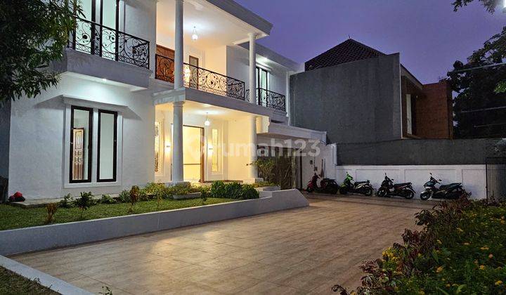 Rumah Baru Classic Modern Private Pool Cilandak With Backyard 2