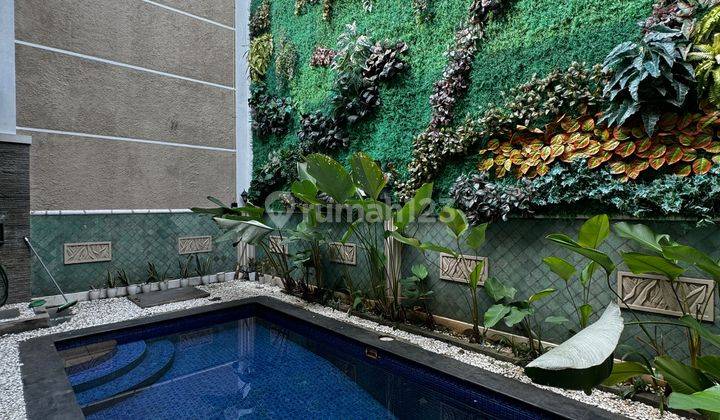 Rumah 3 Lantai Dijual Private Pool Lokasi Strategis di Cipete Antasari 2