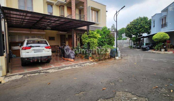 Rumah Townhouse di Veteran Jaksel 1