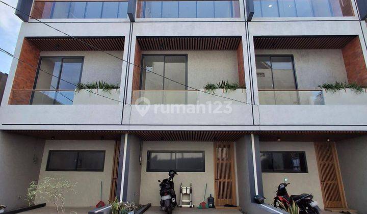 Rumah Baru  3 Lantai Bangka Mampang Jakarta Selatan 1