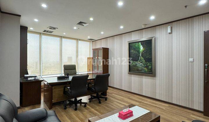 Juala Ruang Kantor Lantai Tinggi di The East Mega Kuningan 2