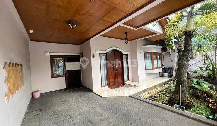 Rumah Bagus Unfurnished SHM di Pamulang, Tangerang Selatan 1