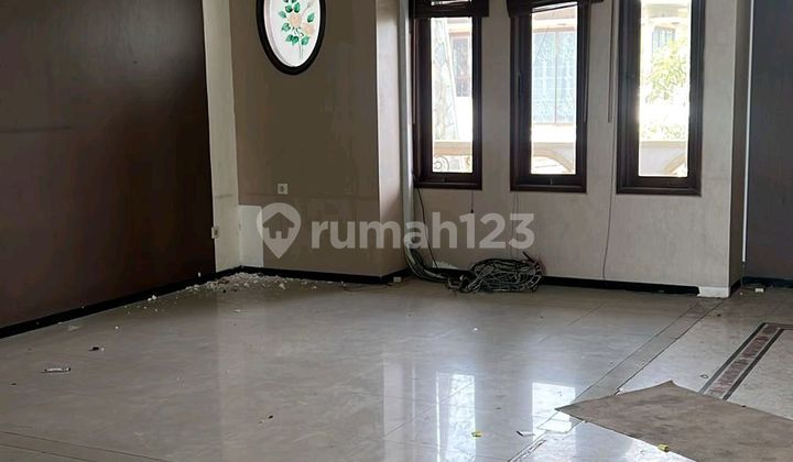 For Sale Classic Model House In Darmo Hill 2