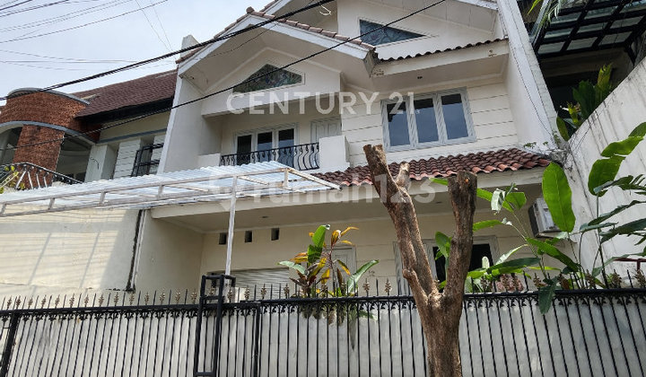 Rumah 2 Lantai di Belakang Mall Pondok Indah
