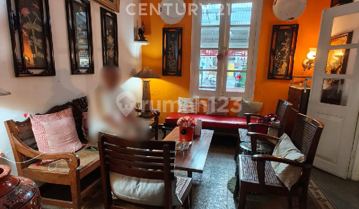 For Sale Strategic Flood-Free House in Kwitang